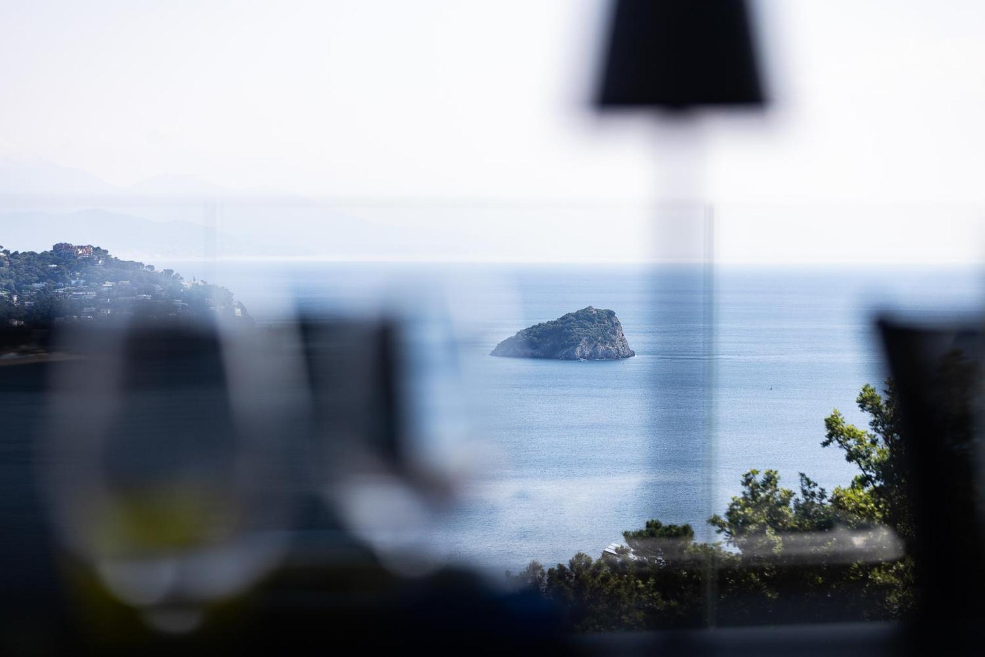 Spettacolare Vista Isola Terrazza E Idromassaggio Βίλα Noli Εξωτερικό φωτογραφία